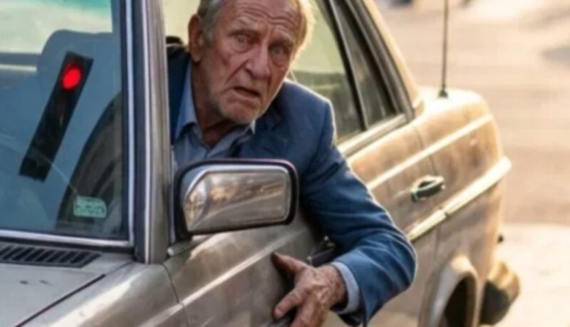 Видях дъщеря ми да проси на улицата, докато носеше бебето си... Тя ми каза, че съпругът ѝ е... Когато спрях на червения светофар, видях дъщеря ми да проси, да брои монети, докато държи бебето си на ръце.