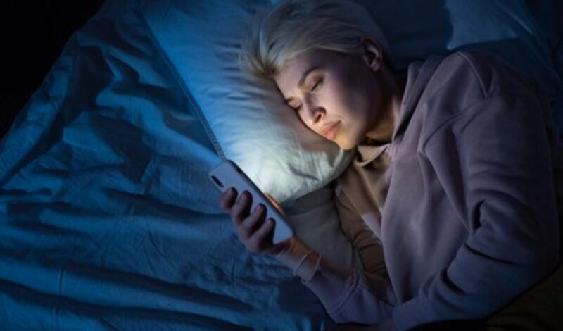 Съпругът ми ми се обади около полунощ и ми каза да не отварям вратата… само няколко минути по-късно той настоя, че не той е този, който се е обадил.