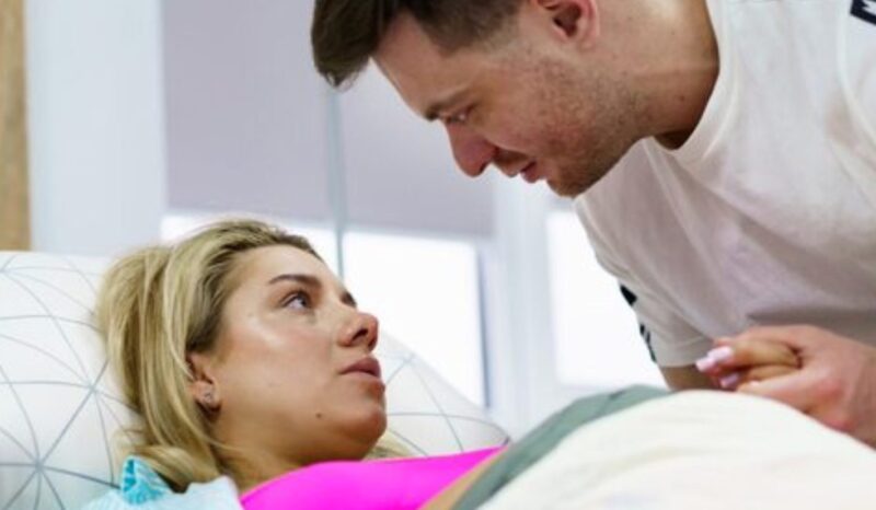 част 2 Два месеца след развода ми намерих бившата си жена да седи сама в болничния коридор…..
